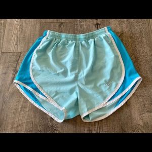 Nike Women’s Shorts XS (2 pairs)